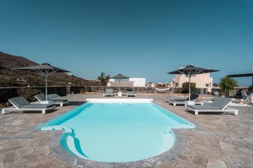 Mythique Pool Residence
