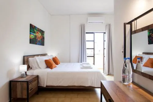 Chelonas Nest, Modern Comfort by the Beach