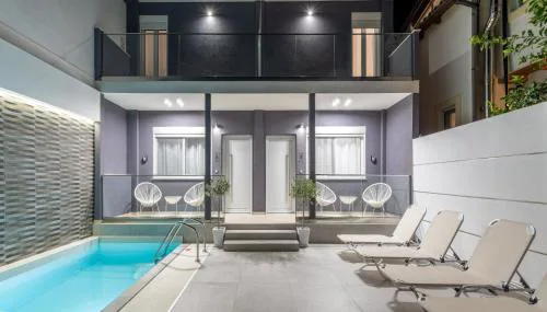 La Luna Suites