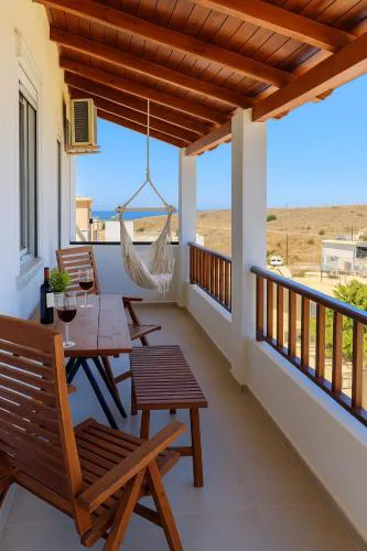 Take it Local-Modern Flat with Balcony View