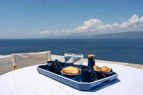 Aqua Vista Apartments with private seafront