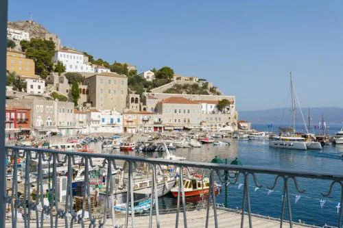 Douskos Harbour Residence