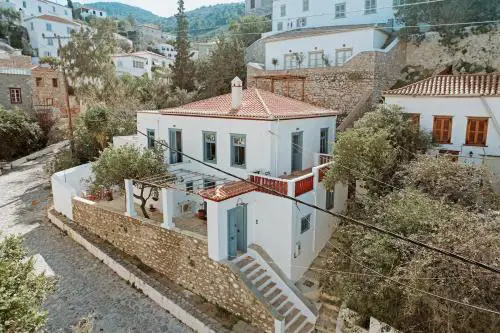 Retro House Hydra