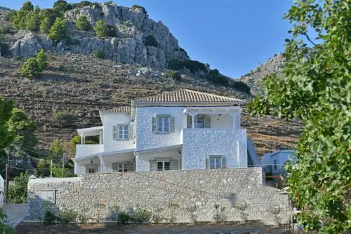 Zoe's and Leonard's Houses