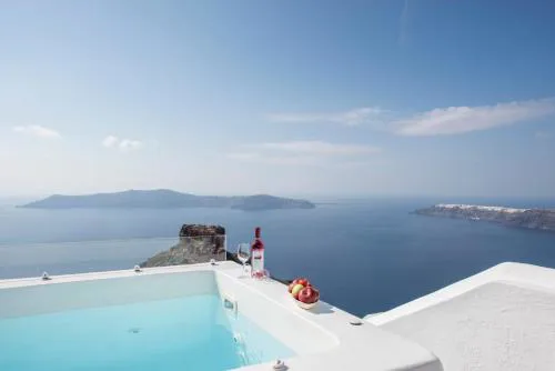 Anemos Cave Suites