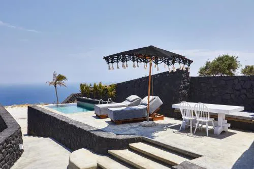Theano Cave Suites & Villas