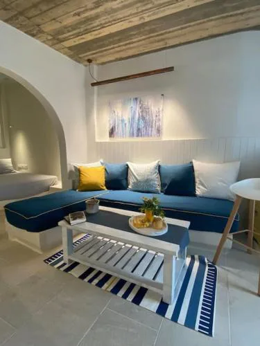 Kalli's traditional renovated house in Chora Ios