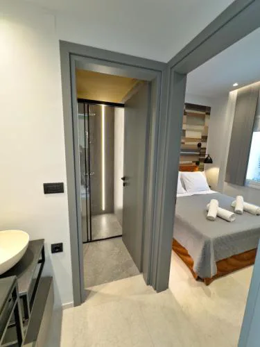 Eclipse Modern Retreat