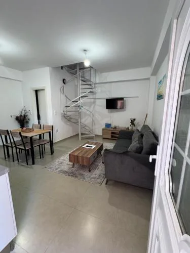Maravel house