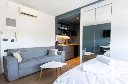Nanas luxury studio with balcony