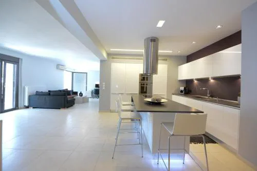 Prime 3BR-2BA Apt in Heart of Heraklion-Fiber WIFI Steps to Lions Sq-Museum, Walk to Port #2