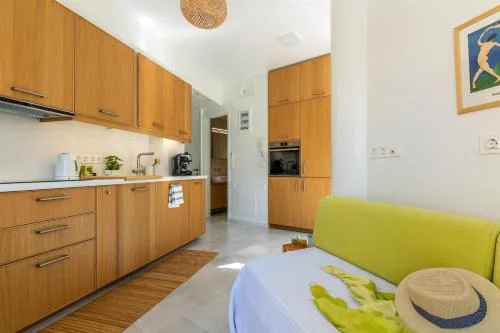 Theseus Zen Luxury Suite - Natural Living