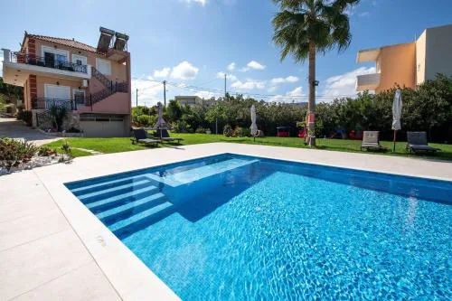 Socrates Holidays Apt 4 with Pool near the Beach