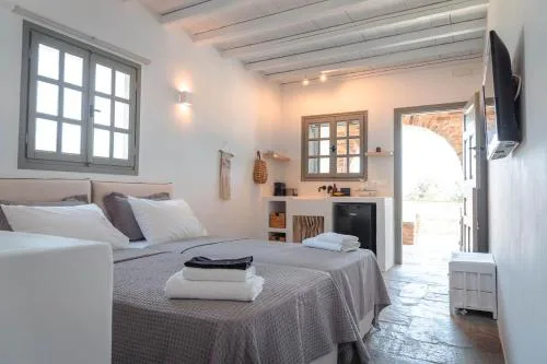 Living Blue Tinos