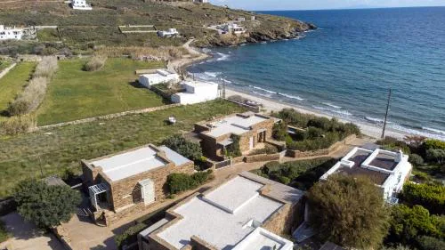 Ondalina sea front house by Tinosstay
