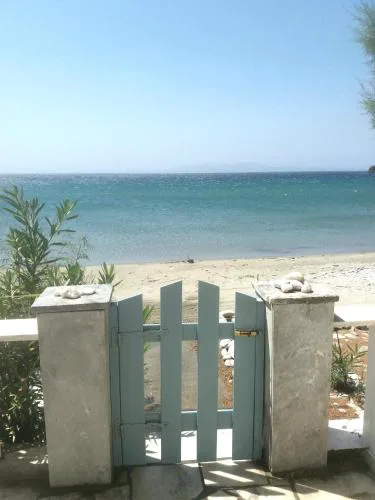 ''Sea front'' Rose's house