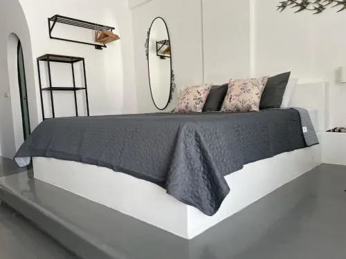 Cavalari Santorini - Sunny and quiet room #1