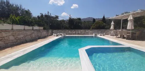 Villa Petrino - central flat location within Kassiopi. Sleeps 8