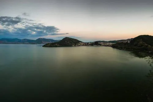 ΔΙΧΩΡΟ ΔΙΑΜΕΡΙΣΜΑ ΣΤΗΝ ΚΑΣΤΟΡΙΑ
