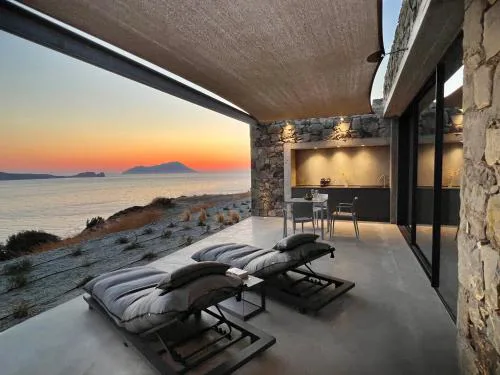 Echoes Milos