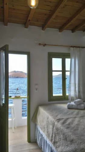 Milos By The Sea - Eco House