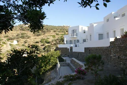 Petra & Fos Studios and Rooms