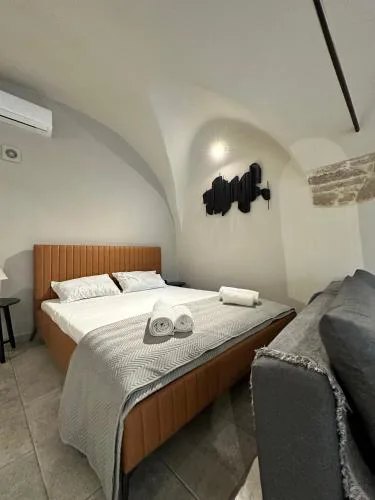 Arch Residence, studio 2, Emporios