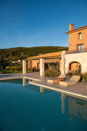 Reveli Suites