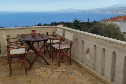 Traditional stone house in Kefalas-Sea view