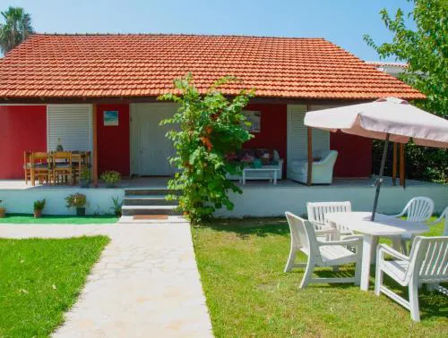 LeMaMi Seafront Bungalows