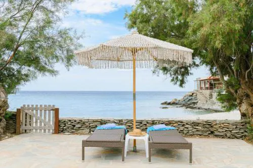 Beachfront bungalow in the area of Kampi, near Koundouros