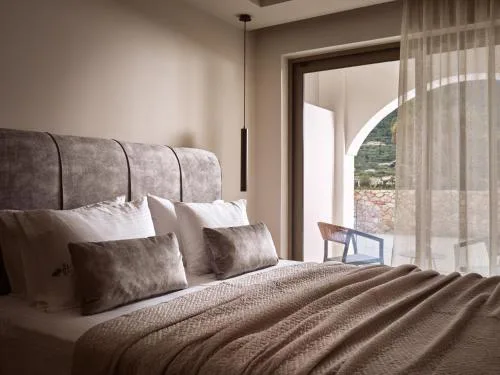 Avra Suites