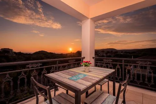 Sunset Family House, by ZanteWize