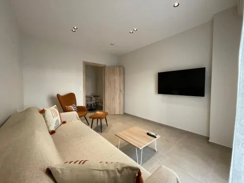 Apartment Laoura Madouki