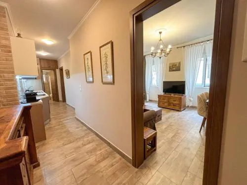 Dion and Eva's OldTown Apartment