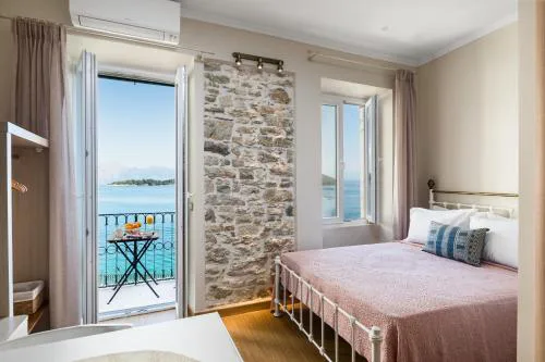 Fotiadis Family Luxury Suites by Konnect