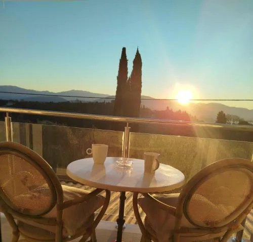 La Luna Sea View Home