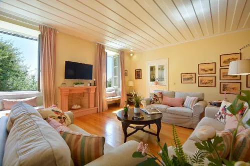 Liston Family Apartment with Spianada & Fortress View