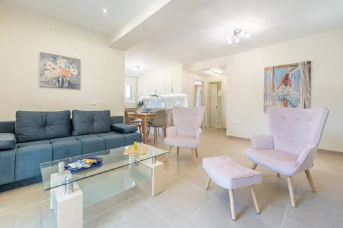 Luxury Suite in River