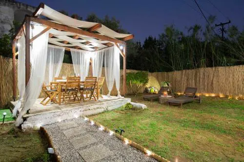 Maximos House