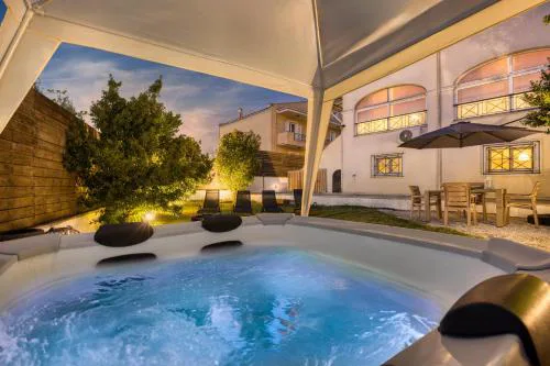 Mi Casa - Serene Garden Retreat, 2 bedroom house