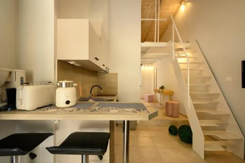 Pitouni Mezzanines