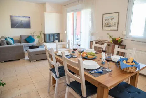 Solari Hill Maisonette two private parking