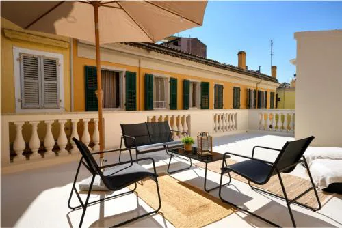 The In Town Apartment - With a Private Terrace