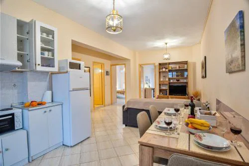 Tritsa House, 3-bedroom apt next to Corfu Town and airport