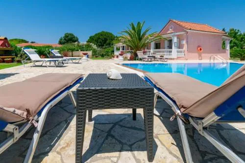 Villa Halikounas