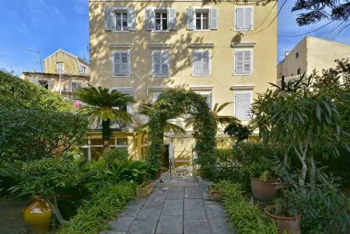 Wishing Well Apartment, Old Town - New Bathrooms , Full Air-Conditioning