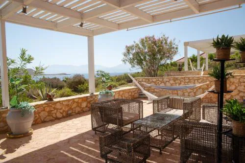 Belvedere private luxury beach villa