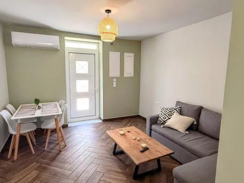 Amfitriti 30meter to beach, 6min Old Town, 2BD 4PL