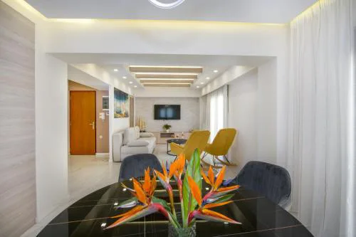 Aretousa Home
